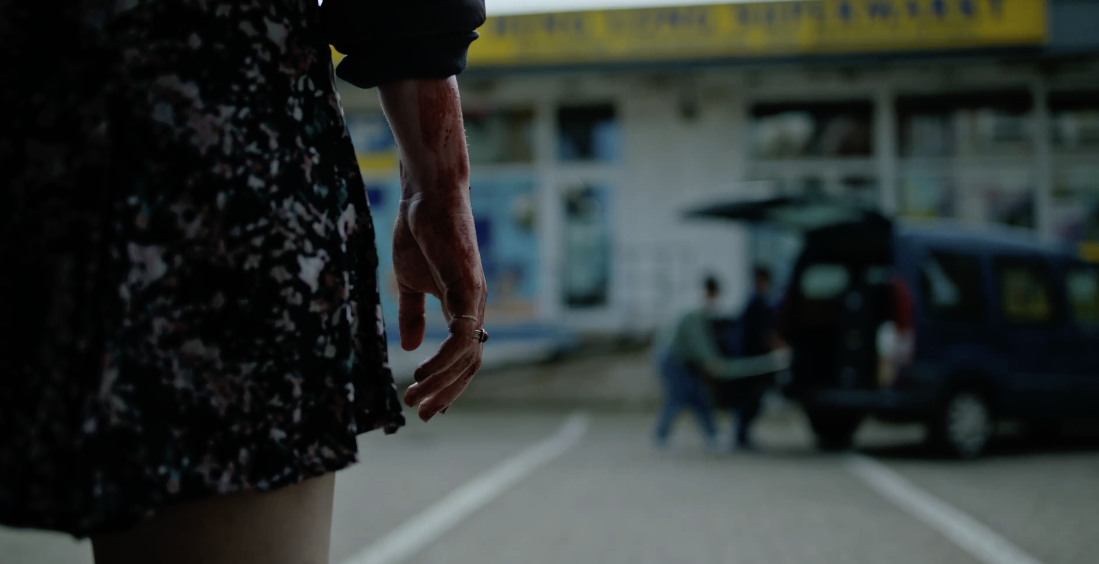 Screenshot aus „Made in China“  Blut tropft von der Hand © WDR 2024